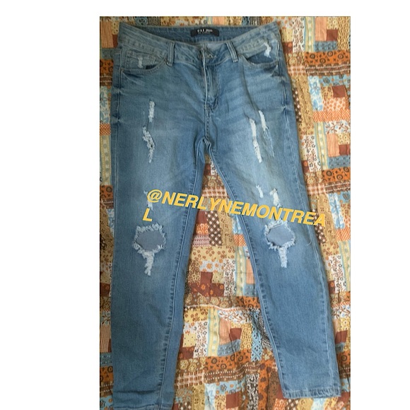 Ripped Jeans - Picture 1 of 2